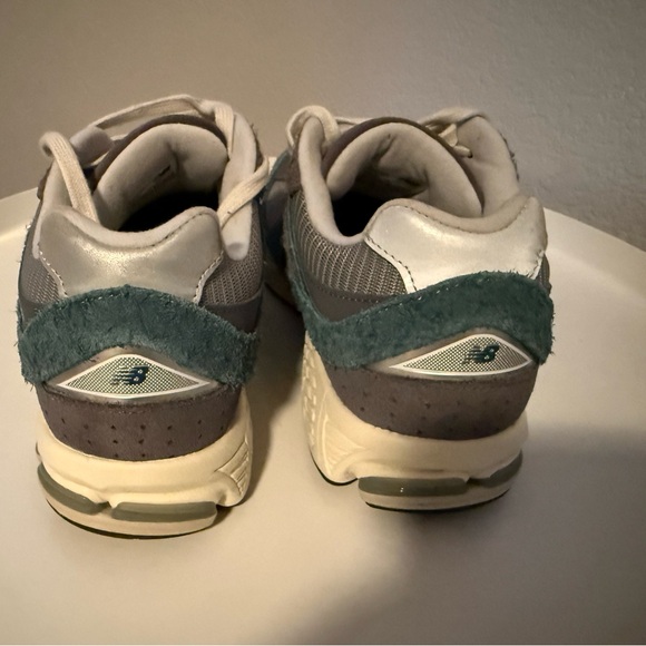 New Balance 2002R - Picture 3 of 5